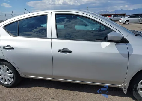 2018 Nissan Versa 1.6 S+ из США, поврежденный, VIN 3N1CN7AP4JL823511